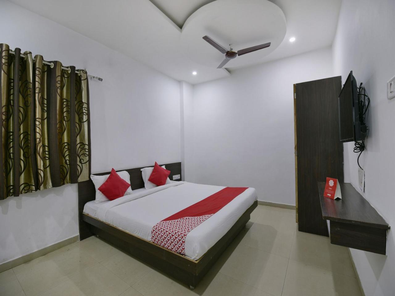 Oyo 9969 Hotel Kshipra Dham Ujjain Exterior foto