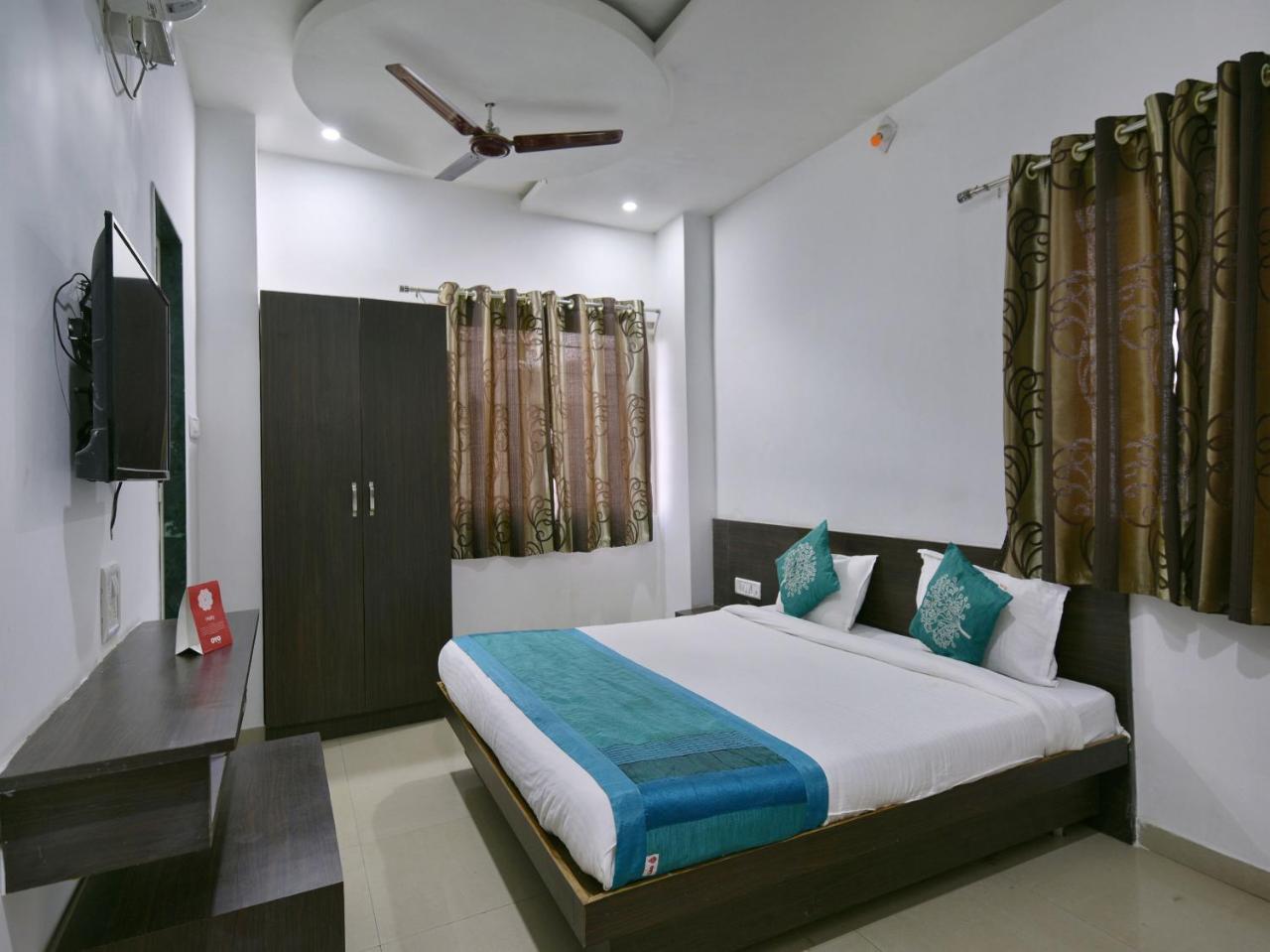Oyo 9969 Hotel Kshipra Dham Ujjain Exterior foto